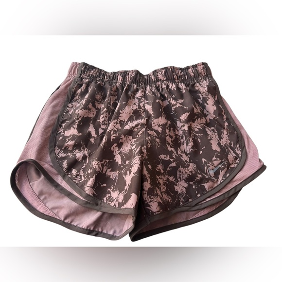 NWT Nike Women’s Dri-Fit Tempo Running Shorts in Brown in size XS - Picture 2 of 5